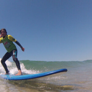 Aulas de Surf Crianças - Escola de Surf Angels Surf School (11)