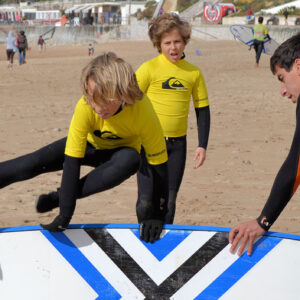 Aulas de Surf Crianças - Escola de Surf Angels Surf School (4)