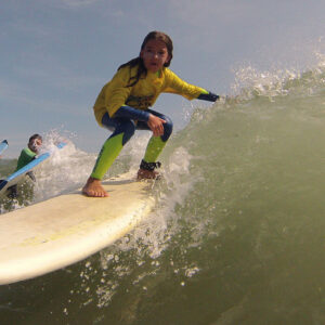 Aulas de Surf Crianças - Escola de Surf Angels Surf School (7)